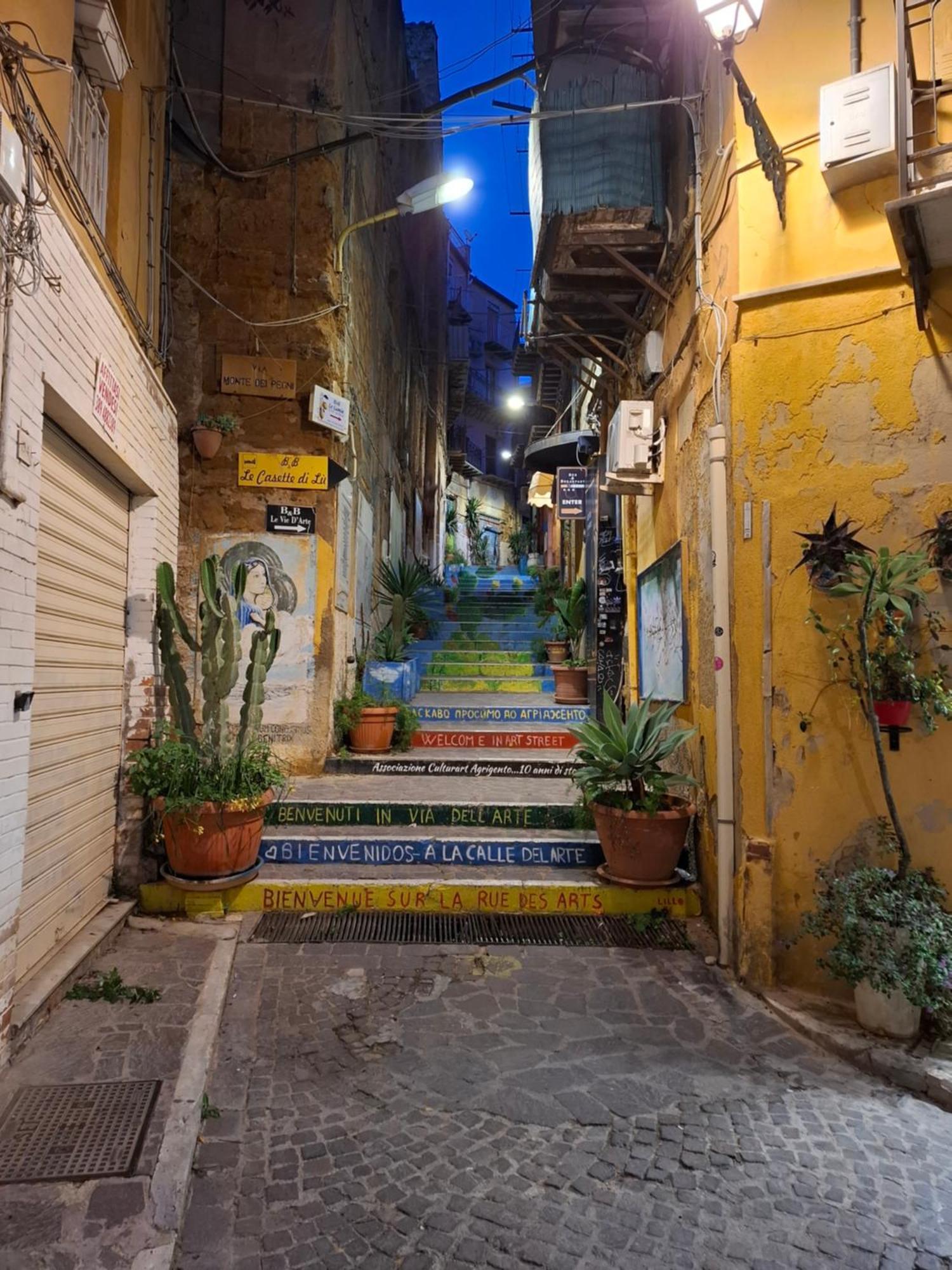 B&B Le Lumie "Il Cortiletto Del Centro" Agrigento Luaran gambar