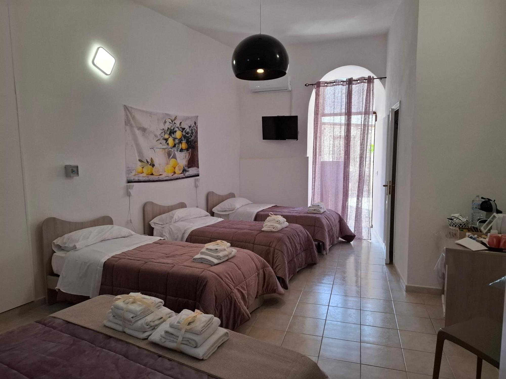 B&B Le Lumie "Il Cortiletto Del Centro" Agrigento Luaran gambar